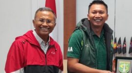 Azrul Ananda dan Dahlan Iskan. (Dok. Harian Disway)