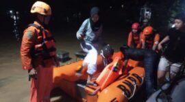 BPBD bersama tim gabungan melakukan upaya penanganan darurat usai banjir terjadi di Kabupaten Trenggalek, Provinsi Jawa Timur, Senin (19/5/2025). (Dok. BPBD Kabupaten Trenggalek)